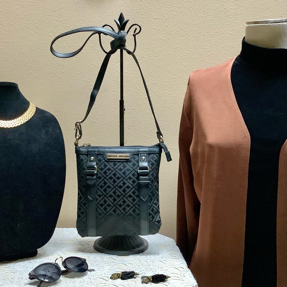 TOMMY HILFIGER Designer Crossbody Black and Gold Y2K Style